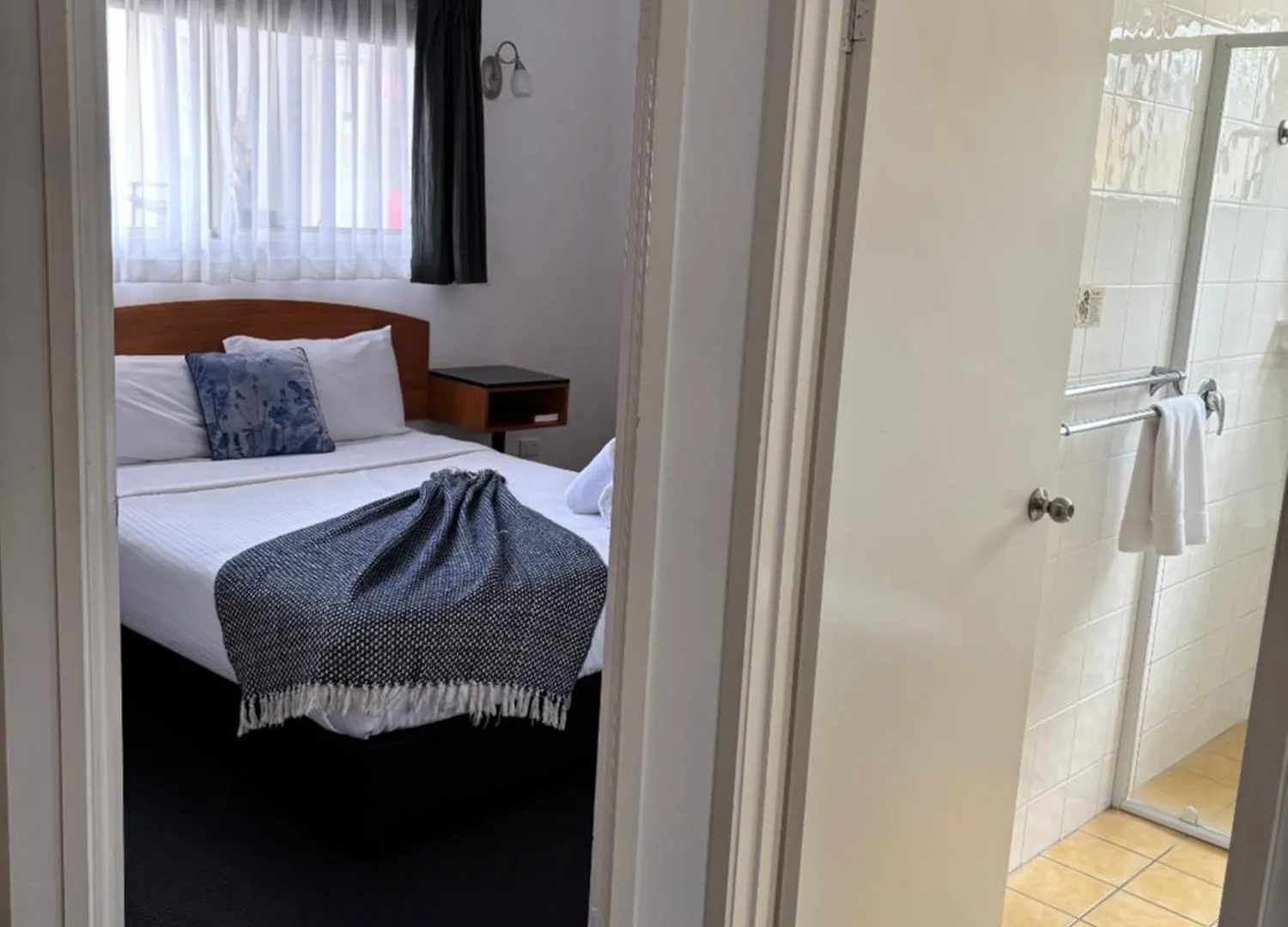 Caboolture Riverlakes Boutique Motel 4*,